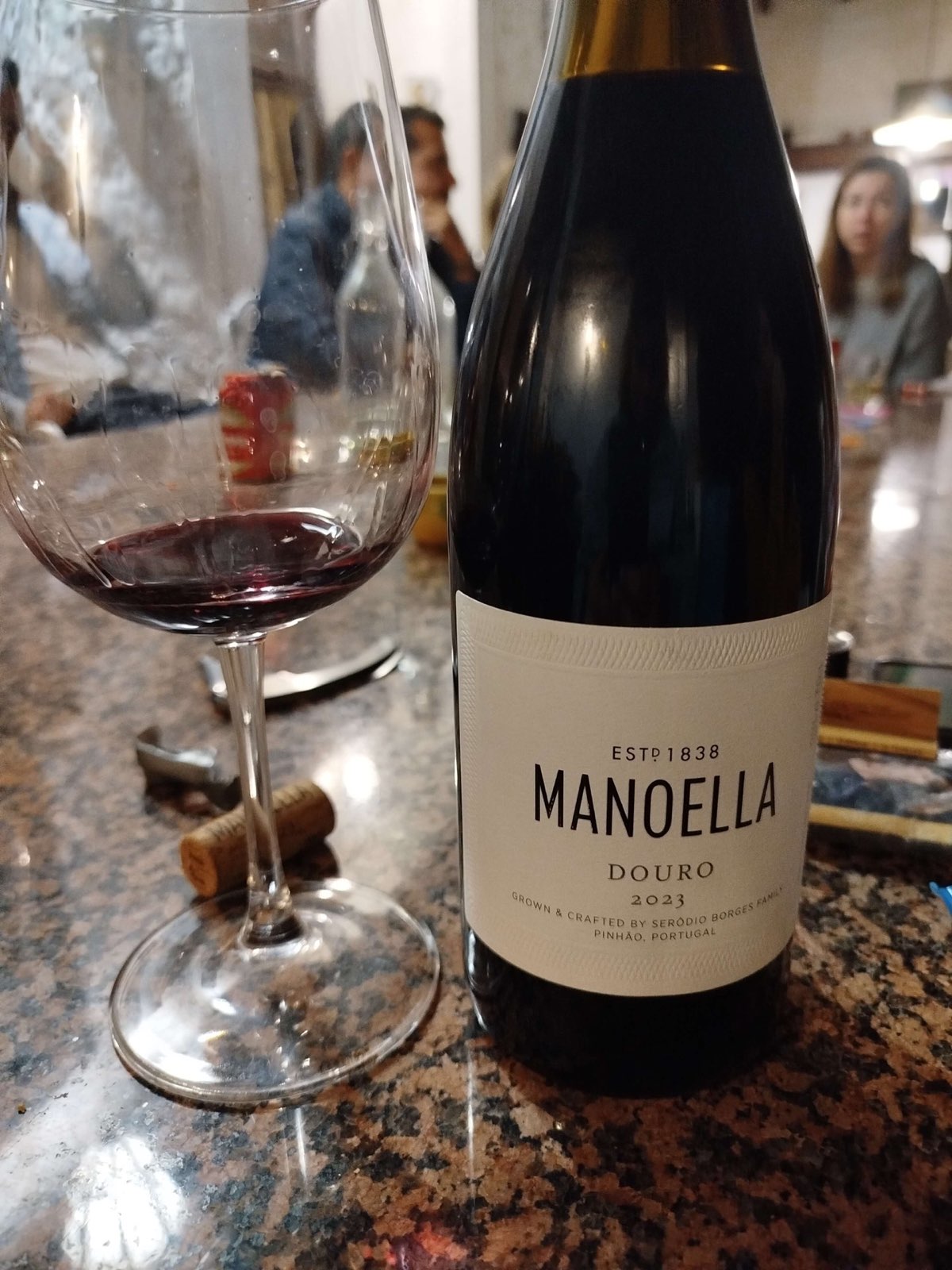 Cata de vino para entusiastas y aficionados al vino